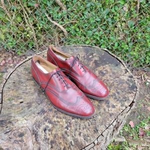 Vintage Men Burgundy Wingtip Oxfords By Johnston and Murphy Size 9.5M/Men Shoes